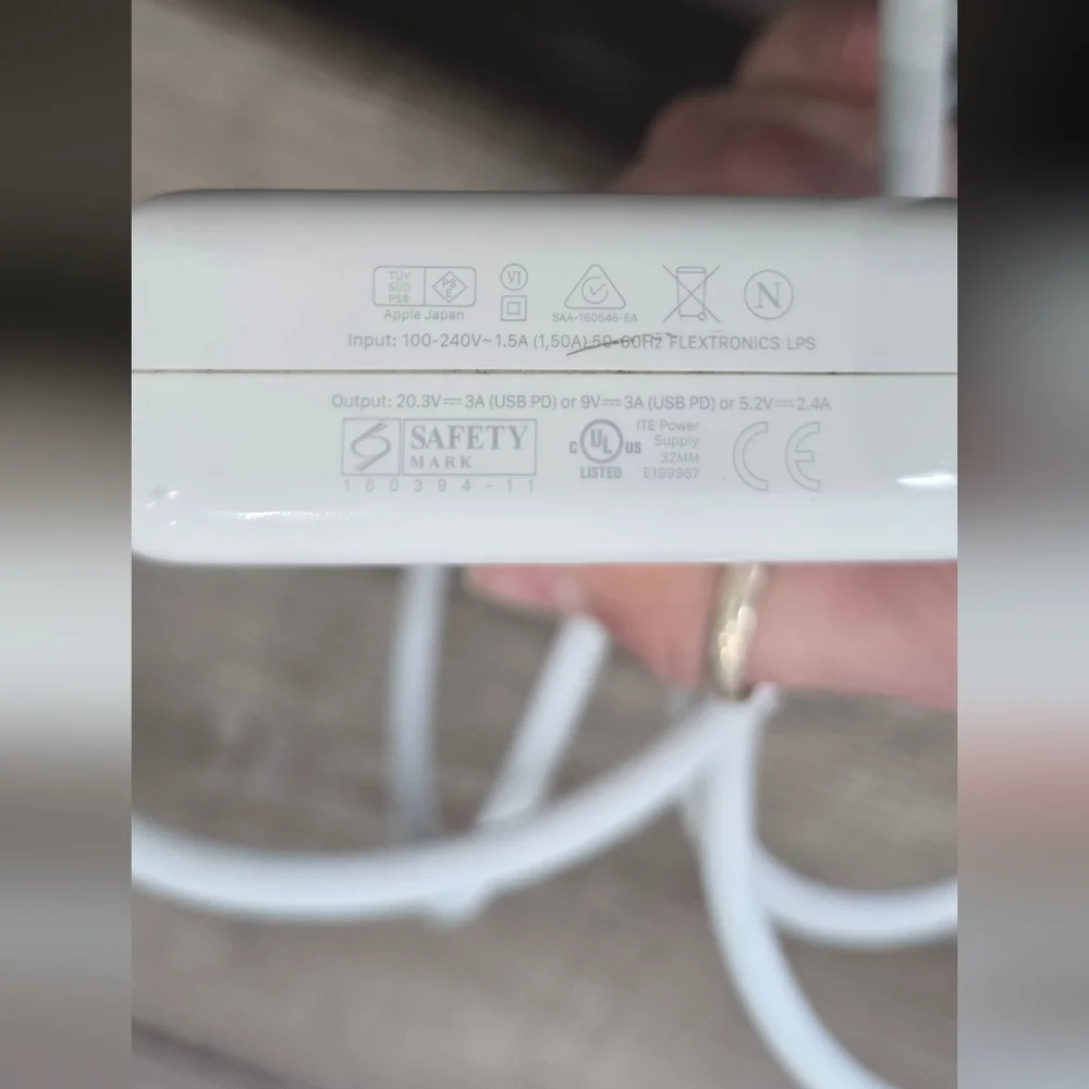 Apple White Power Adapter Cable